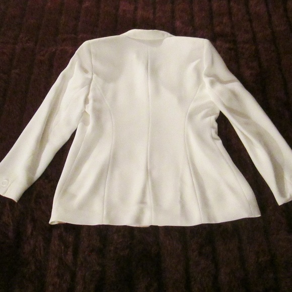 RENA ROWAN PETITE LINED LT. CREAM/WHITE BLAZER - Picture 3 of 8
